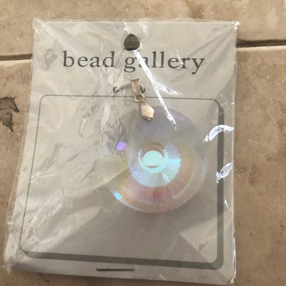 Gallery Crystal Sunflower Pendant- 144A $25 or $20 w/offer